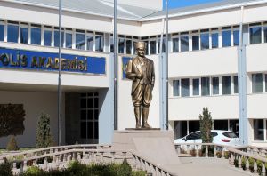 290 cm Kalpaklı Fiber Atatürk Heykeli
