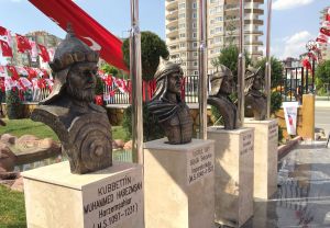 Bronz Türk Büyükleri Büstü Yapımı