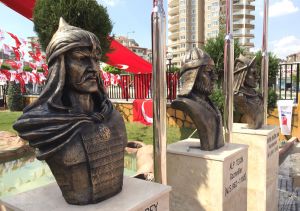 Bronz Türk Büyükleri Büstü Üretimi