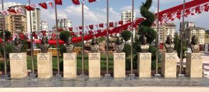 Bronz Türk Büyükleri Büstü Yapanlar