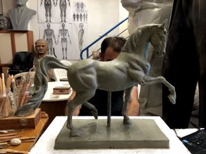 özyurtlar inşaat at heykeli