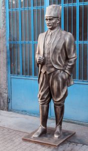 290 cm Kalpaklı Fiber Atatürk Heykeli